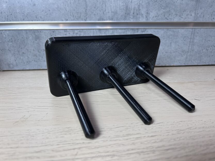 Uchwyt magnetyczny na 3 pistolety dolufowe - kaliber 9mm - druk 3D