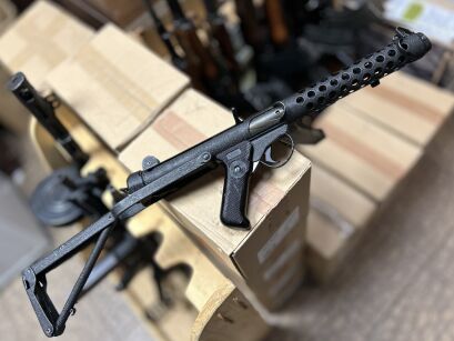 Pistolet samopowtarzalny Sterling MK4, kal. 9x19 - używany