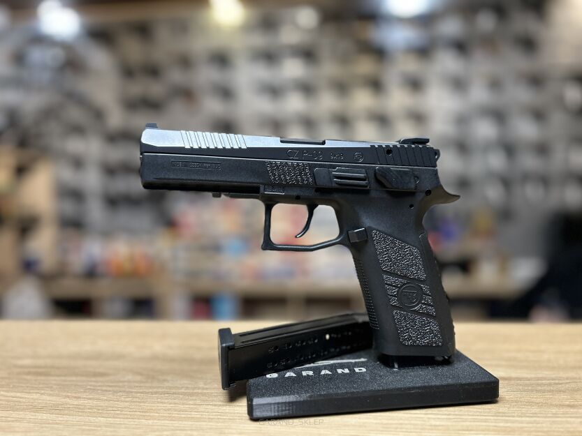 Pistolet CZ P-09, kal. 9x19mm - używany