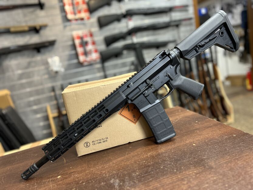 Karabinek samopowtarzalny Aero Precision M4E1 Pro 12,5