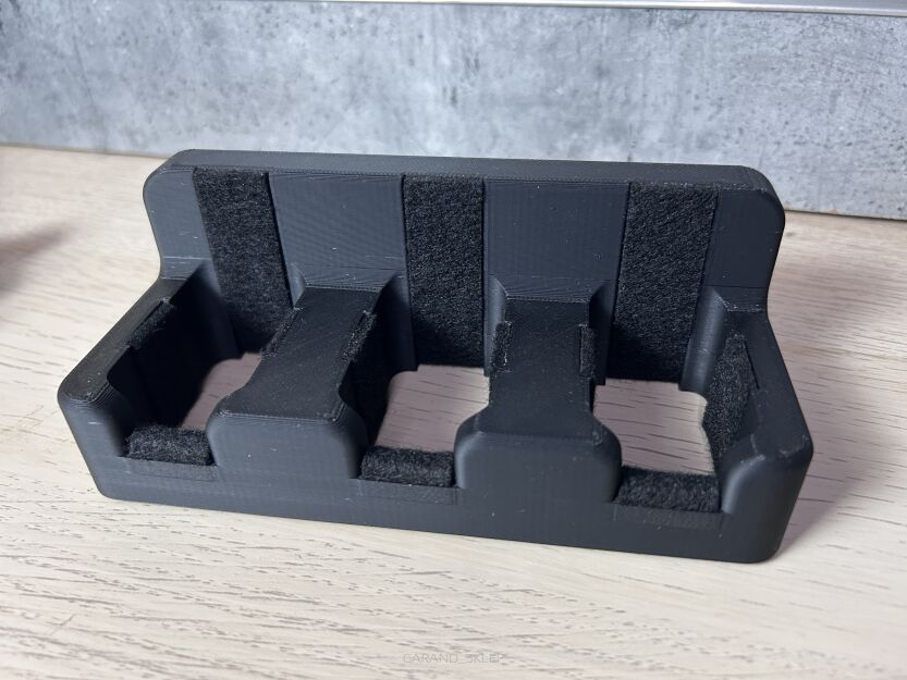 Uchwyt magnetyczny na pistolet z górnym, frontalnym montażem na 3 sztuki - druk 3D