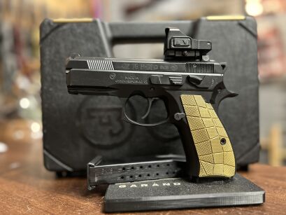 Pistolet CZ 75 P-01 Omega, kal. 9x19 - używany + kolimator